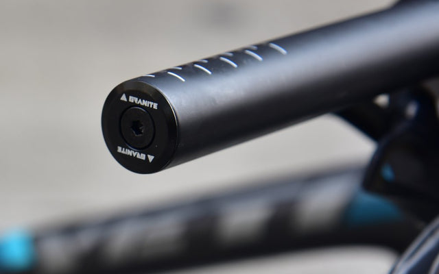 Close End Lock-On Grip
