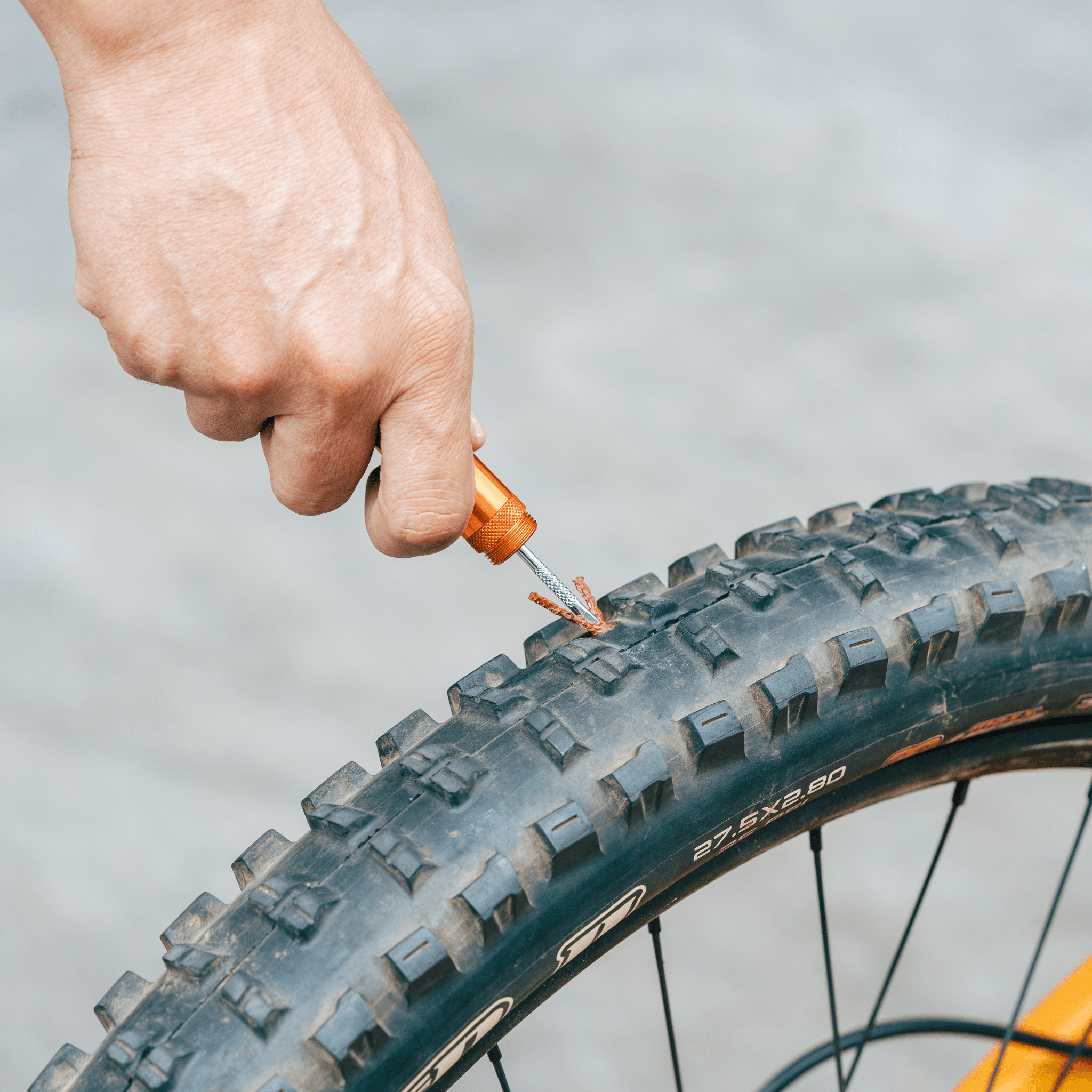 Using the Granite Suture Aero Tire Plug Kit, you can quickly repair punctures on your tubeless bicycle or MTB tires.